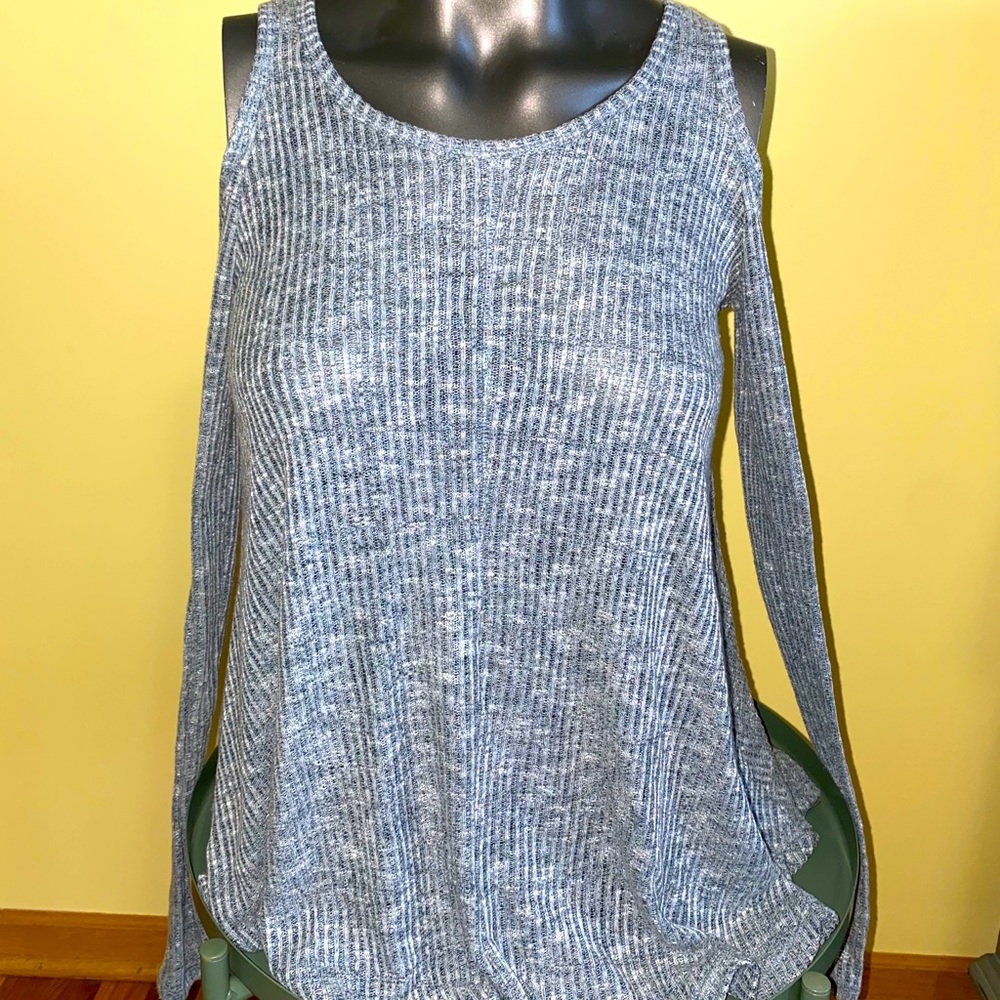 Flowy cold shoulder long sleeve shirt